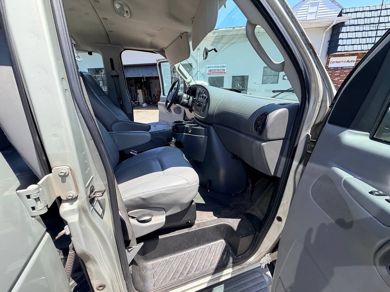 Used 2006 Ford E-350 and Econoline 350 XL RWD image 64
