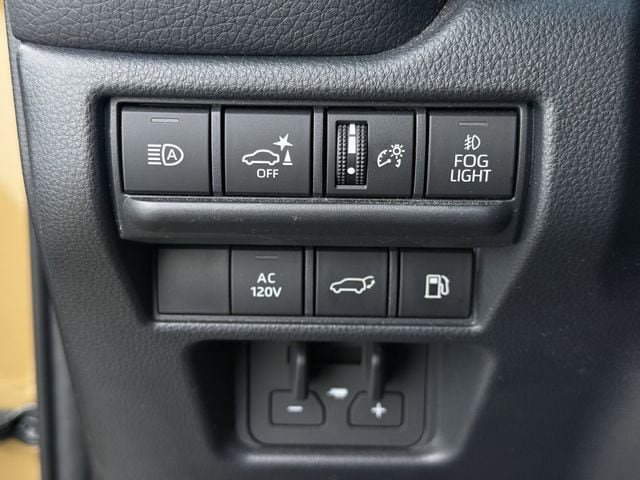 Used 2024 Toyota Land Cruiser image 24