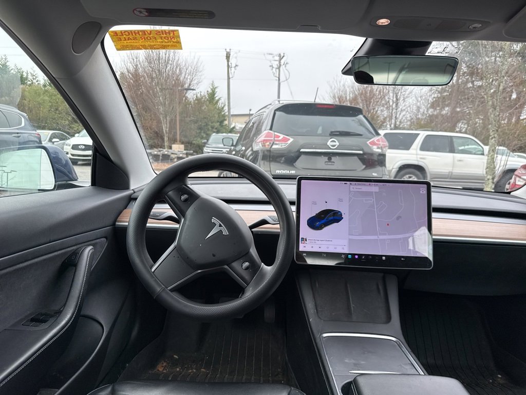 Used 2021 Tesla Model 3 Standard Range Plus image 9