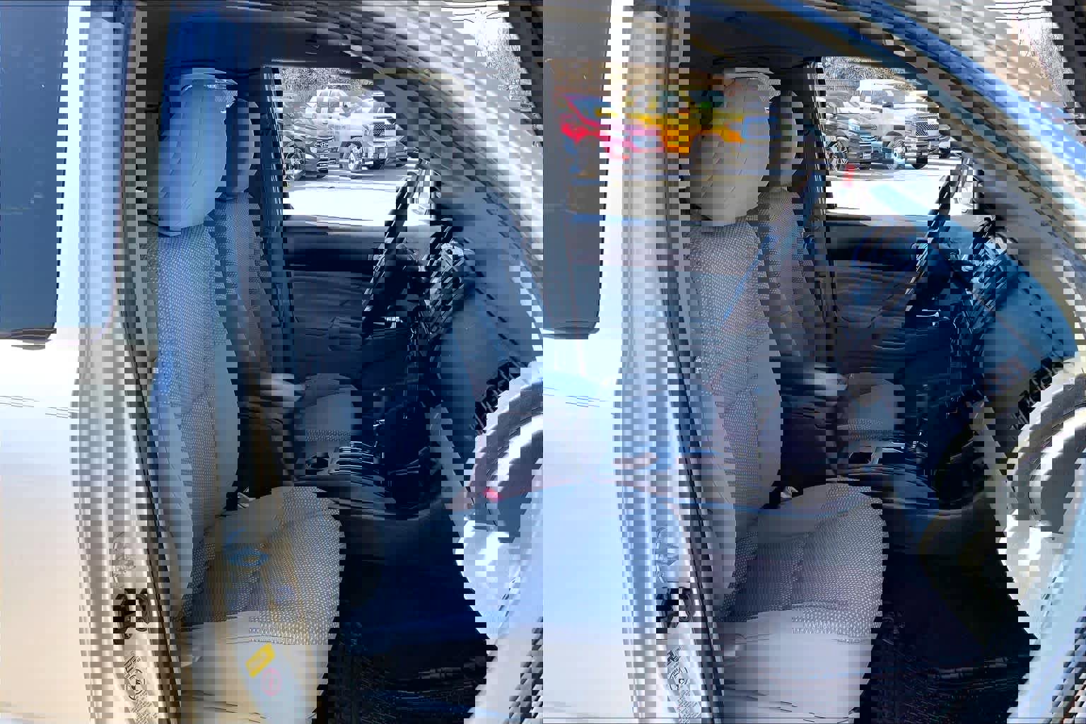 Used 2013 Toyota Tacoma PreRunner w/ Convenience Pkg image 9