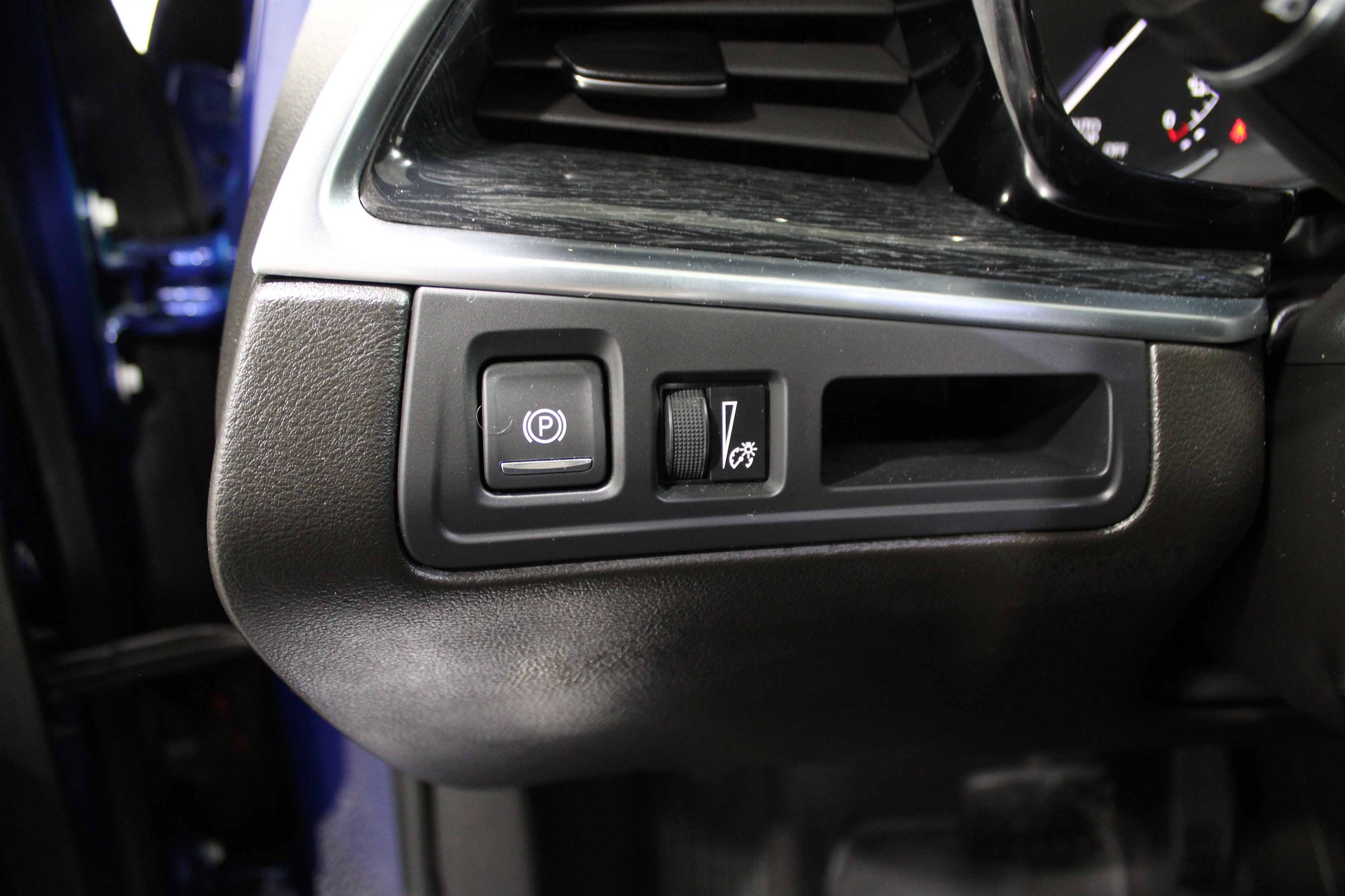 Certified 2023 Cadillac XT5 Premium Luxury image 9