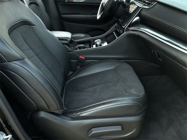 Used 2023 Jeep Grand Cherokee Altitude image 33