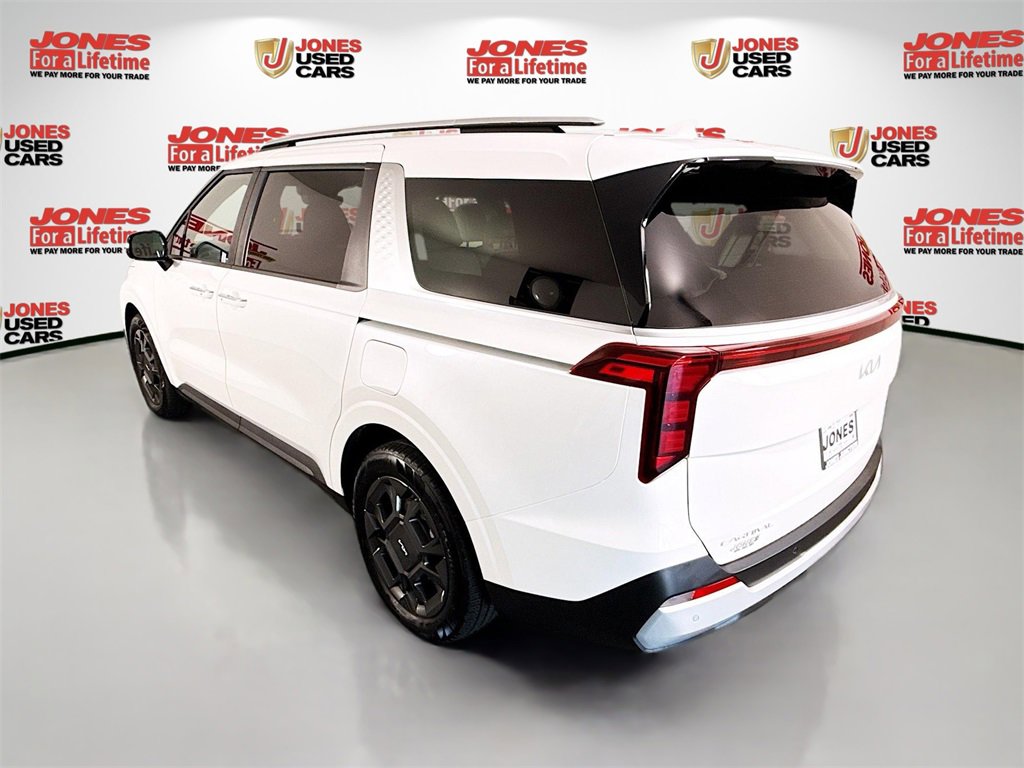 Used 2026 Kia Carnival EX image 2