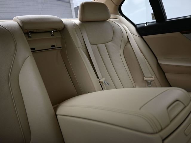 Used 2018 BMW 740i w/ Executive Package RWD image 25