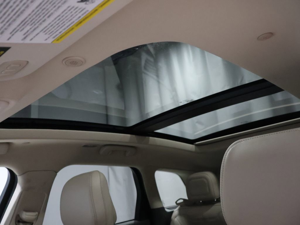 Used 2022 Lincoln Corsair Reserve w/ Equipment Group 201A image 17