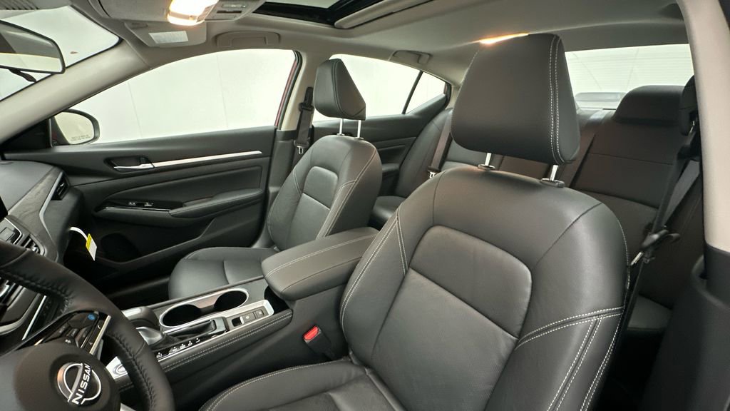 New 2025 Nissan Altima 2.5 SL image 9