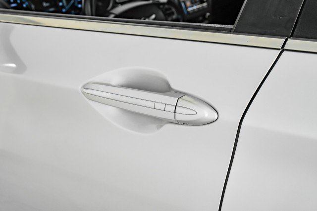 Used 2017 Genesis G80 3.8 image 39