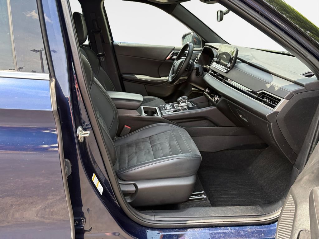 Used 2023 Mitsubishi Outlander SE image 25
