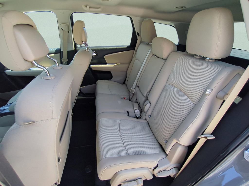 Used 2019 Dodge Journey SE w/ Premium Group image 19