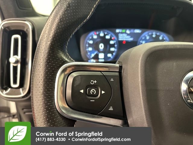 Used 2021 Volvo XC40 T5 R-Design w/ Protection Package Premier image 33