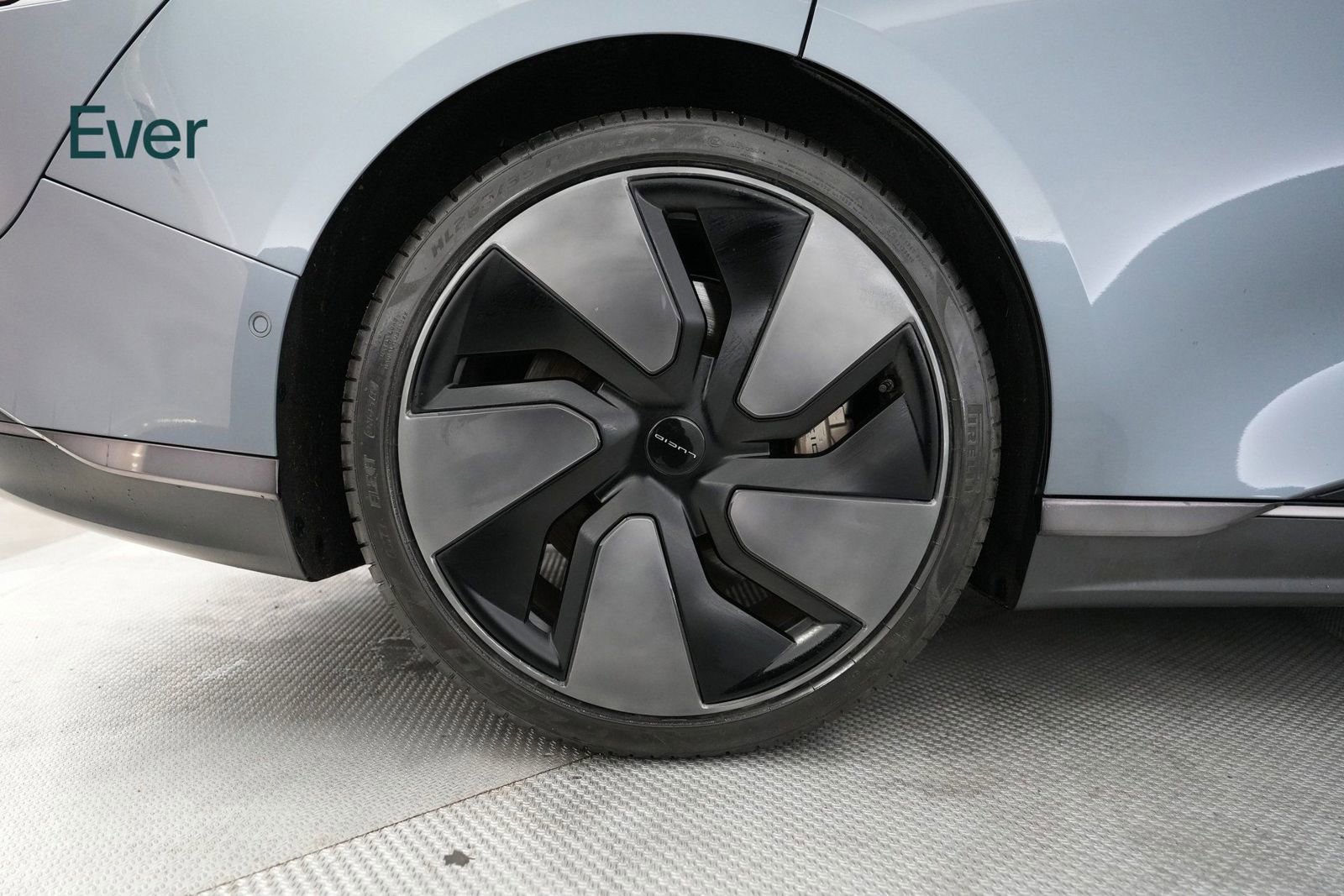 Used 2024 Lucid Air Touring image 17