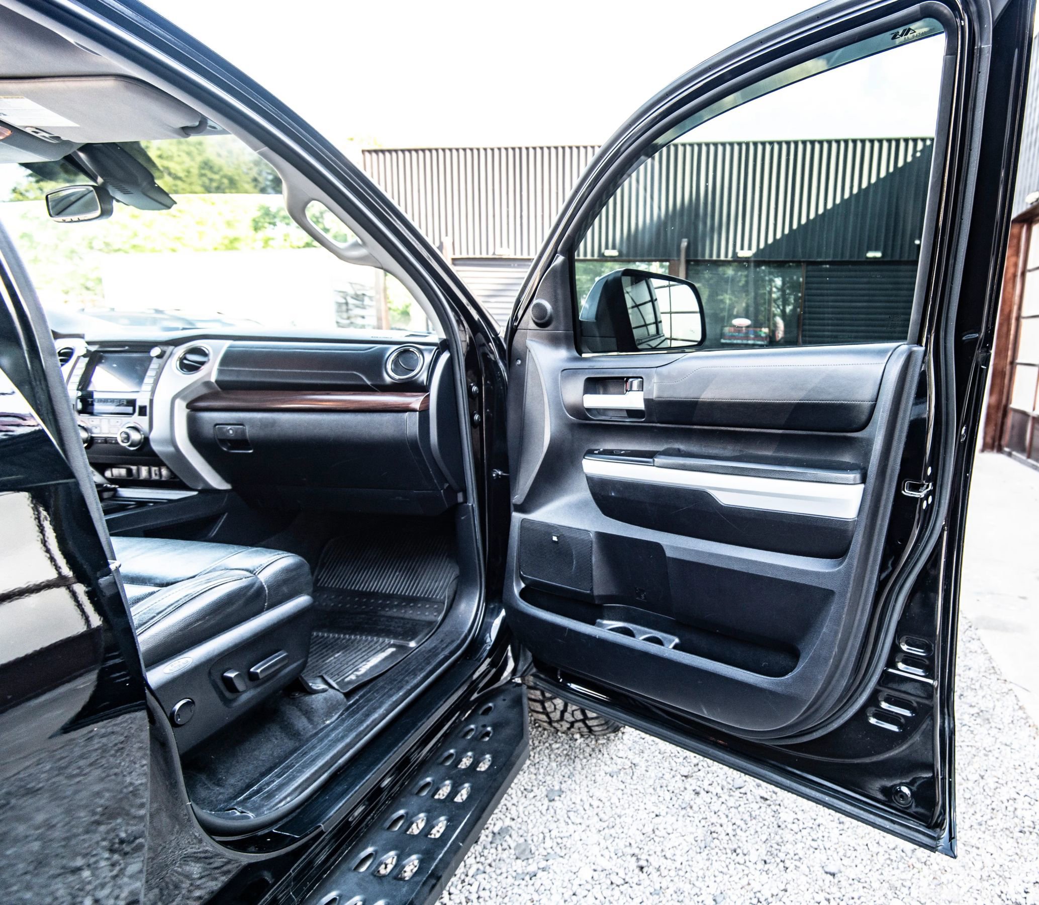Used 2020 Toyota Tundra Limited w/ Limited Premium Package AWD/4WD image 35