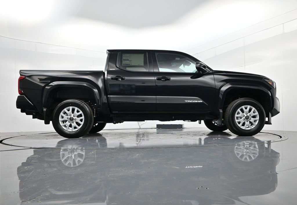 Used 2025 Toyota Tacoma SR5 image 37