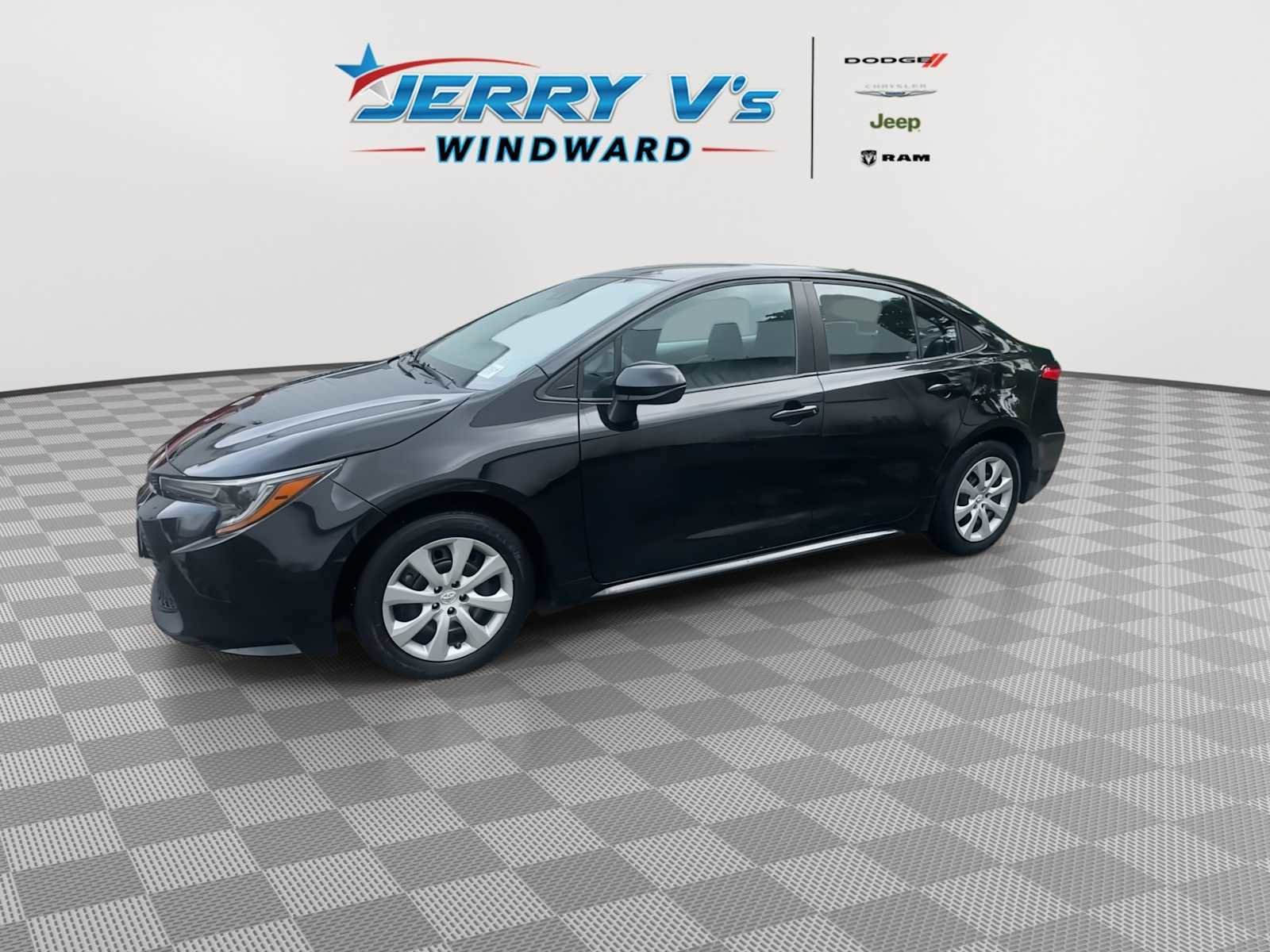 Used 2022 Toyota Corolla LE image 4