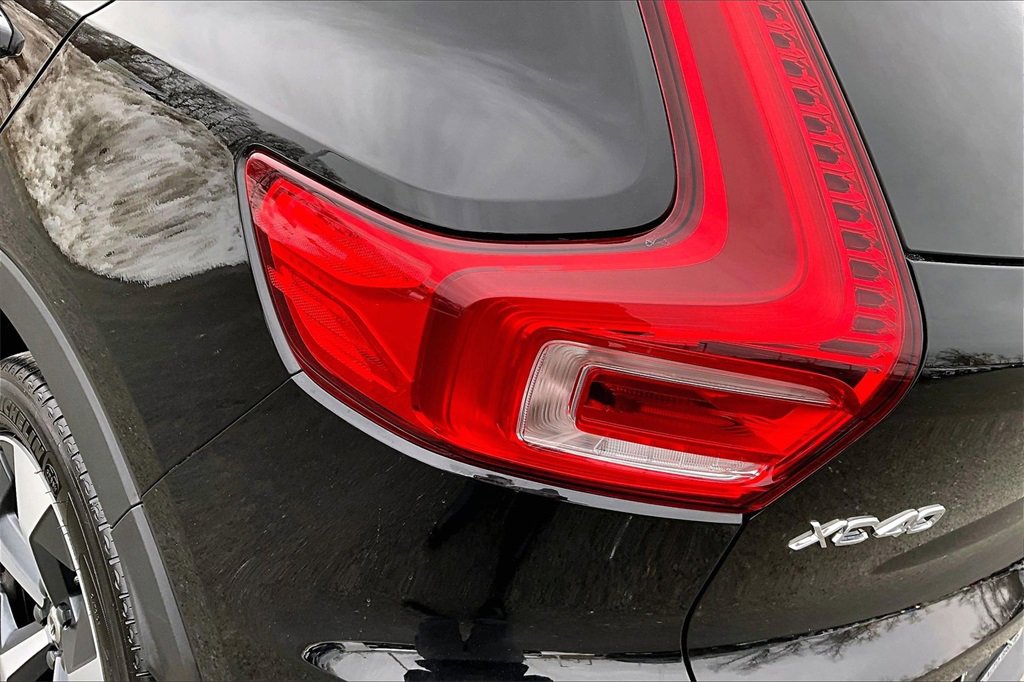 Certified 2026 Volvo XC40 B5 Core w/ Climate Package image 23