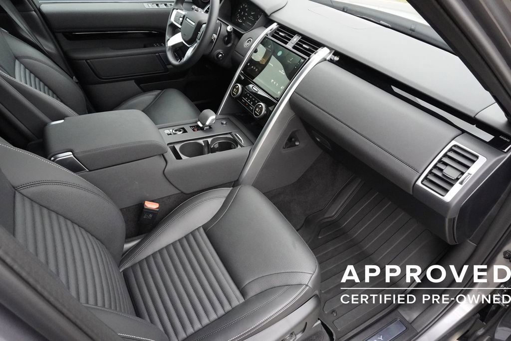 Used 2025 Land Rover Discovery S AWD/4WD image 22