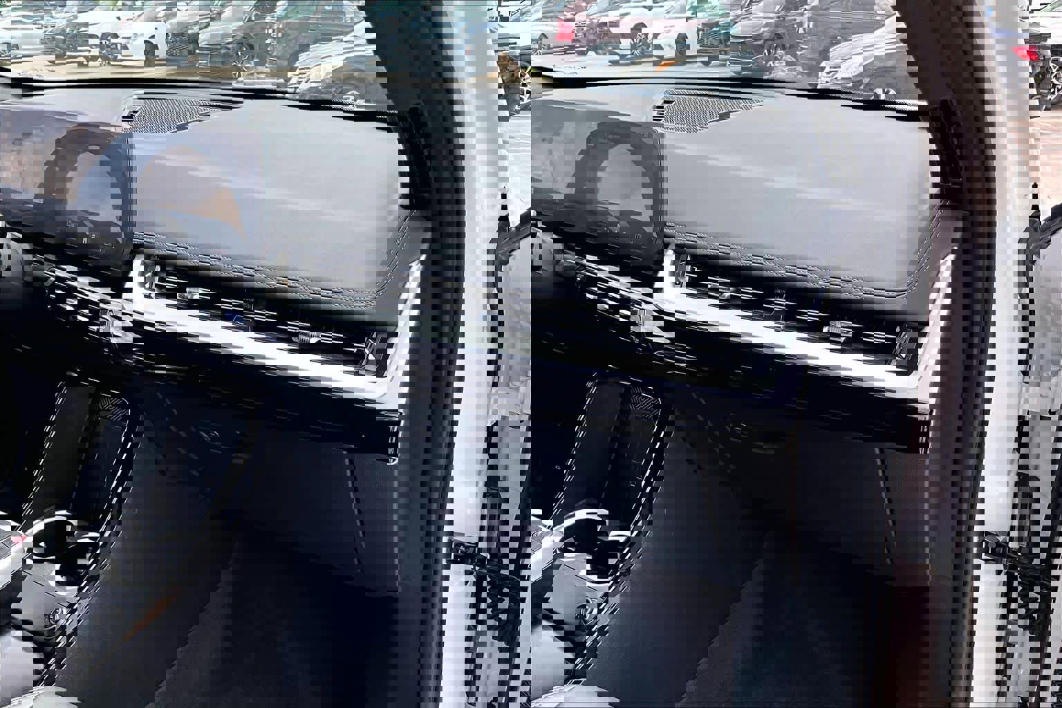 Used 2025 BMW X1 xDrive28i image 17