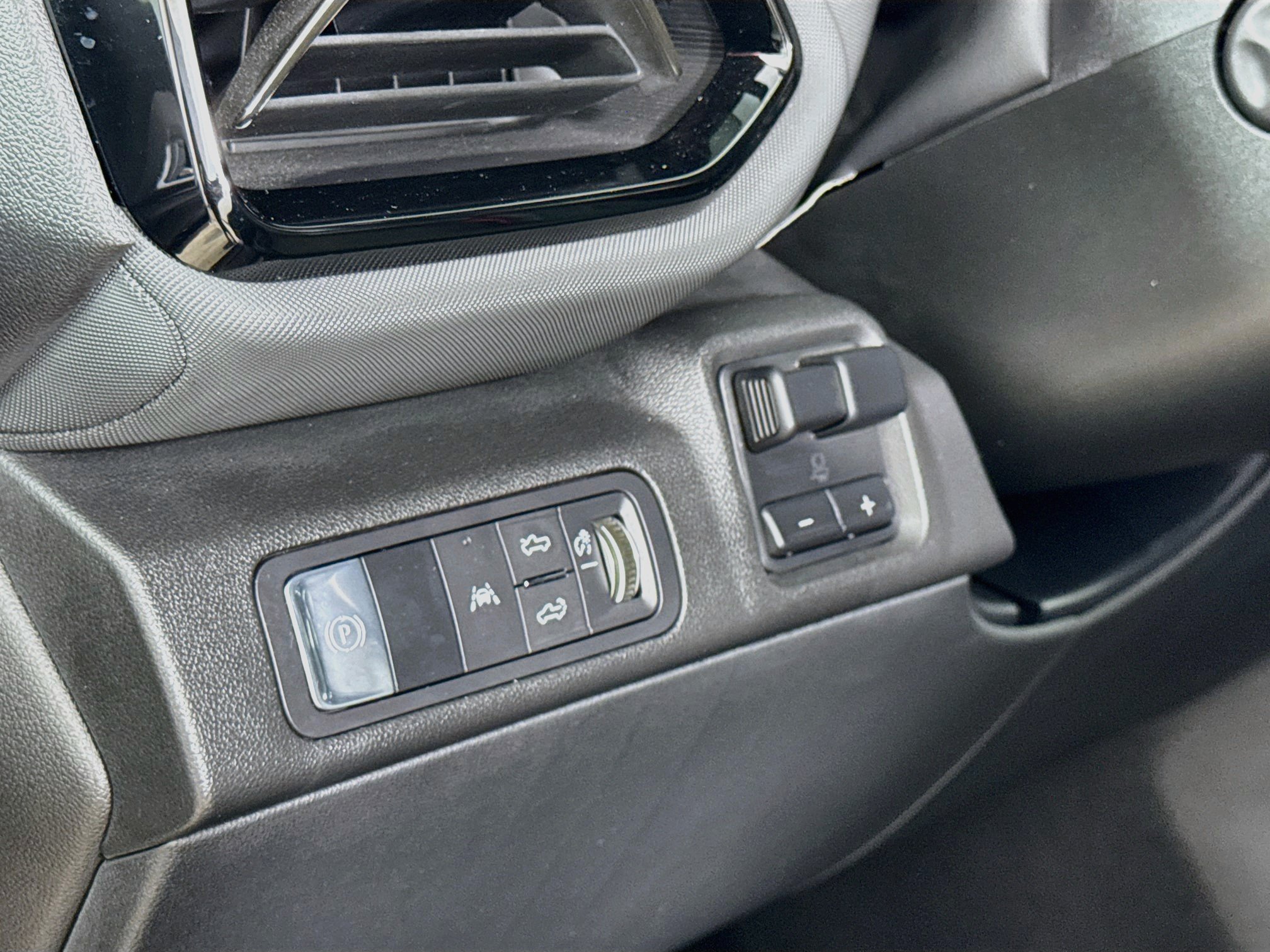 Used 2026 Chevrolet Silverado EV Trail Boss AWD/4WD image 12