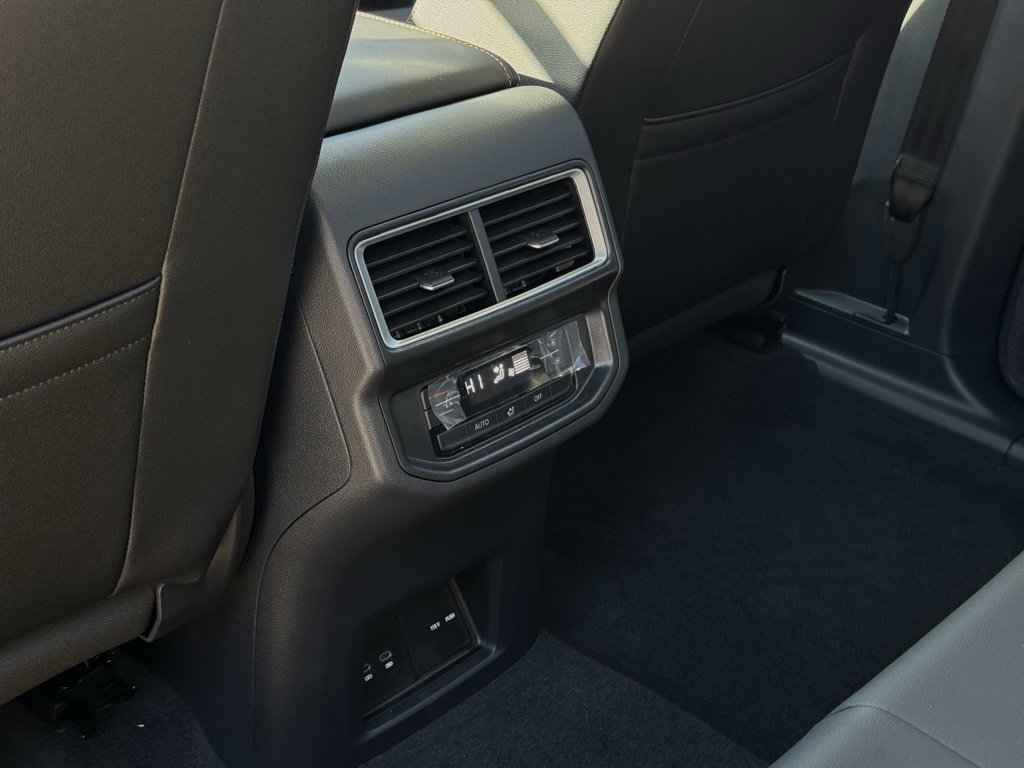 New 2025 Volkswagen Atlas Peak Edition SE image 29