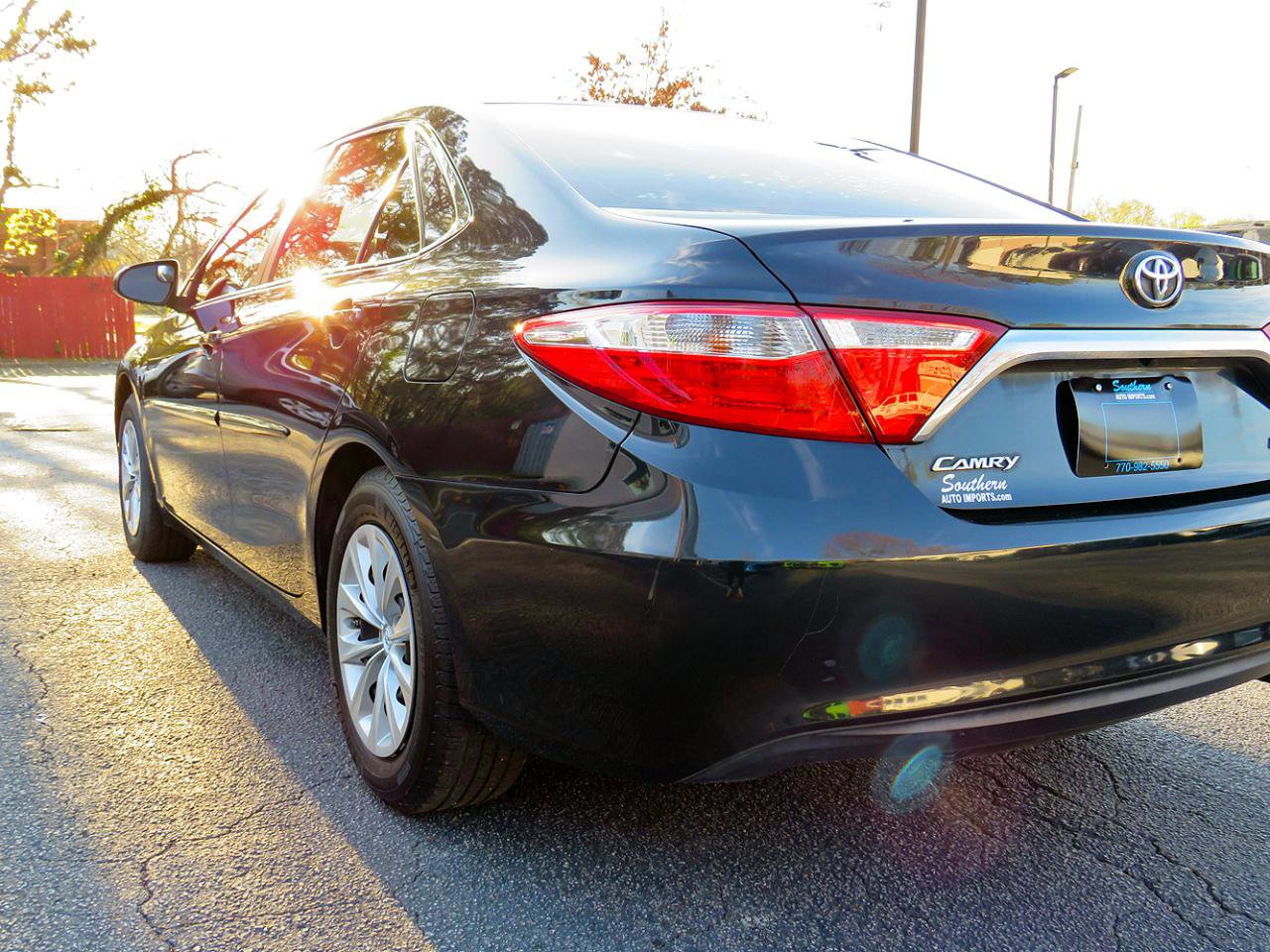 Used 2015 Toyota Camry LE image 35