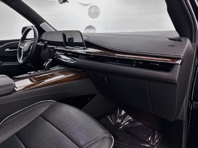 Used 2023 Cadillac Escalade Premium Luxury w/ Performance Package AWD/4WD image 31