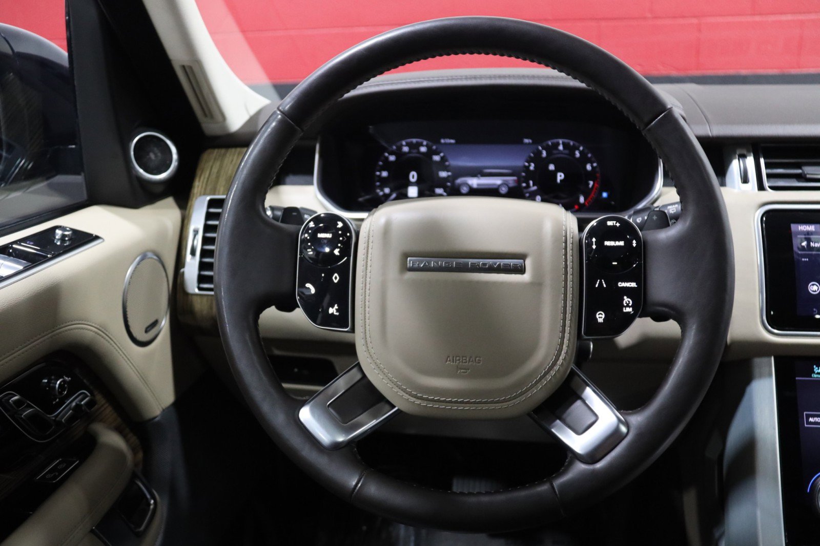 Used 2019 Land Rover Range Rover HSE image 57