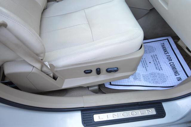 Used 2008 Lincoln MKZ image 28
