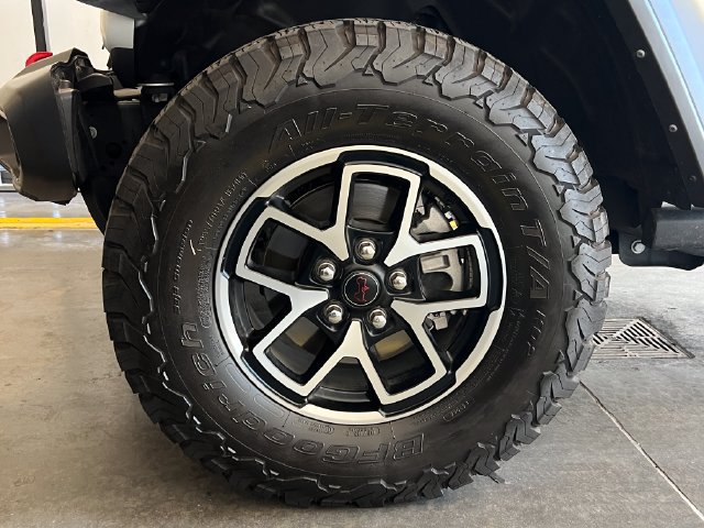 Used 2025 Jeep Wrangler Unlimited Rubicon w/ Safety Group AWD/4WD image 9