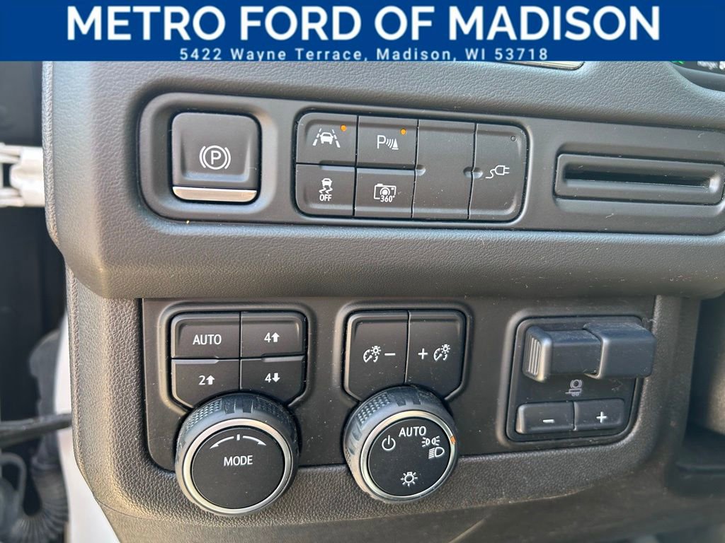 Used 2022 Chevrolet Tahoe RST w/ Luxury Package image 16