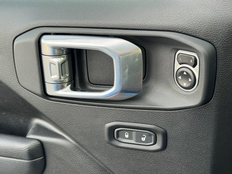 Used 2024 Jeep Gladiator Sport image 23