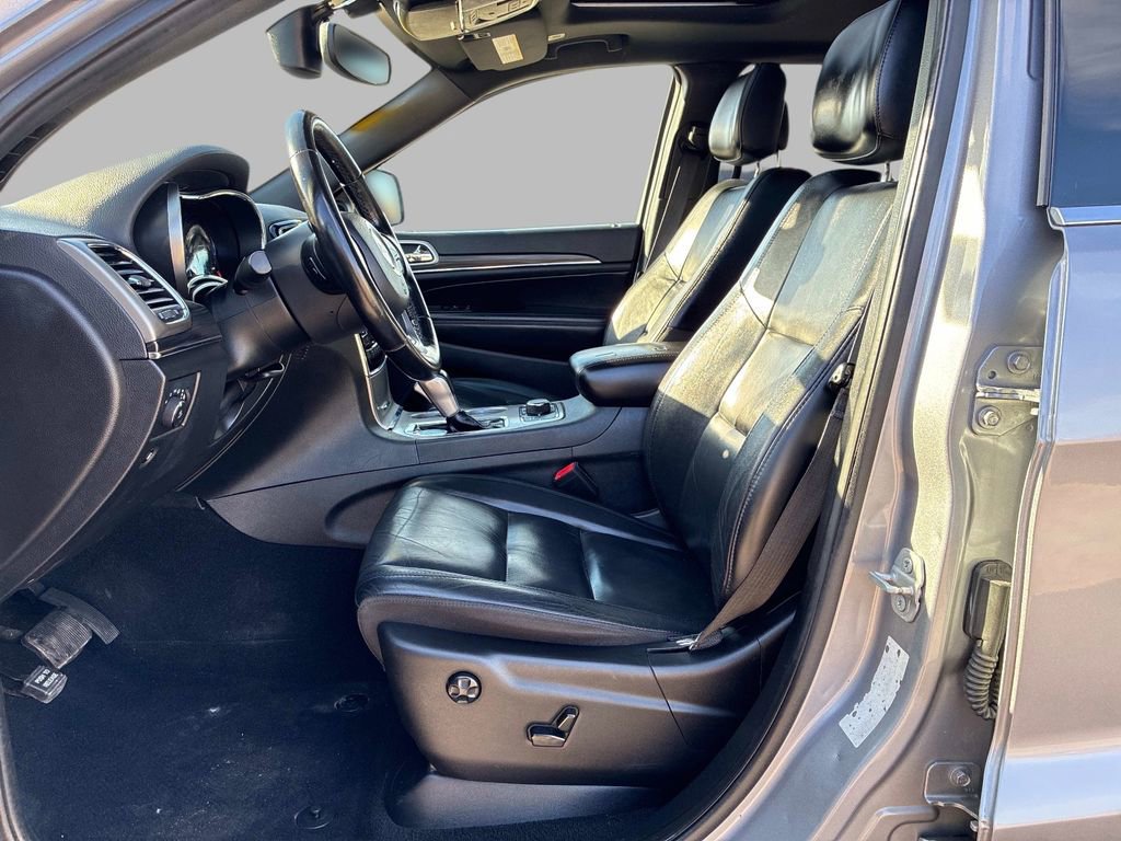 Used 2020 Jeep Grand Cherokee Limited AWD/4WD image 23