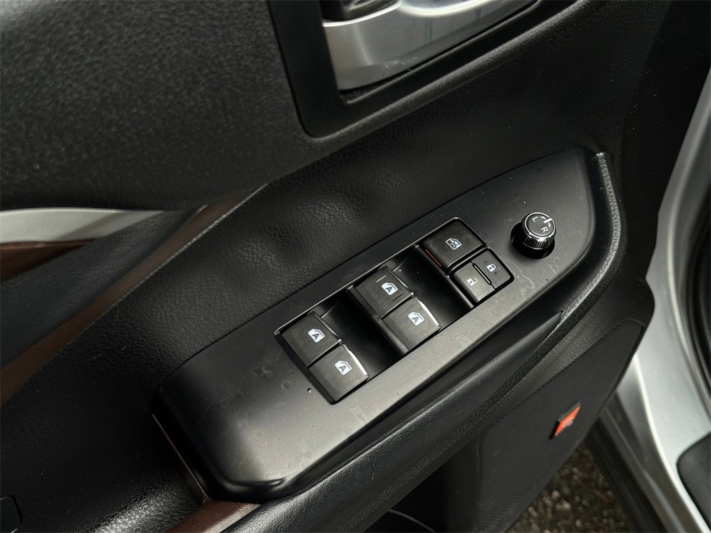 Used 2014 Toyota Highlander Limited image 11