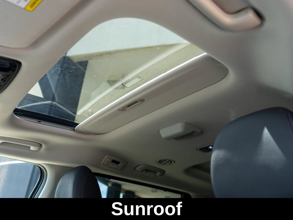 Certified 2025 Kia Carnival SX Prestige FWD image 12