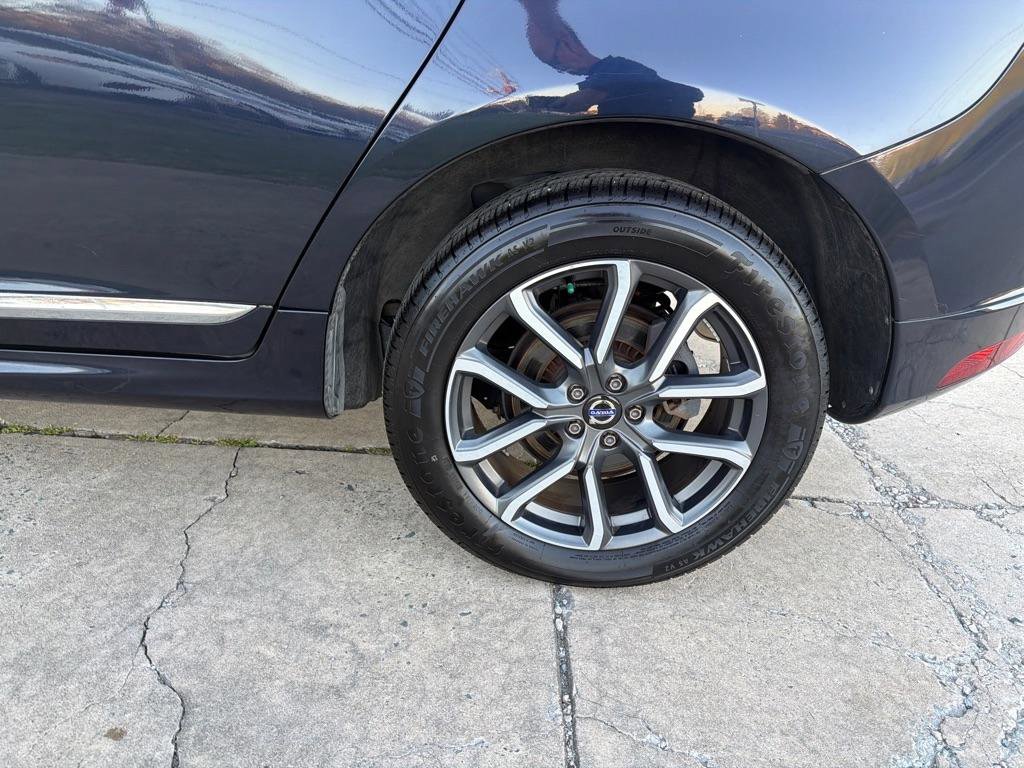 Used 2016 Volvo XC60 T5 Premier w/ Proximity Package image 36