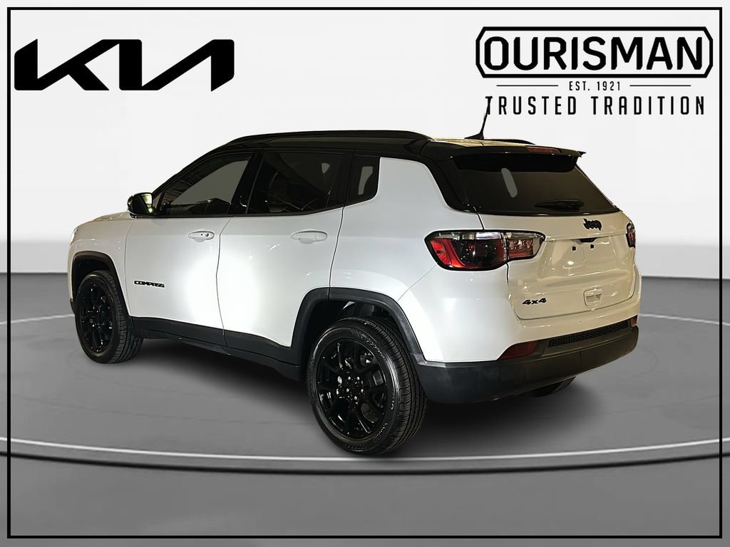 Used 2023 Jeep Compass Latitude AWD/4WD image 3