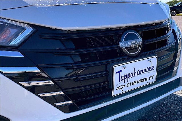Used 2023 Nissan Versa SV FWD image 28