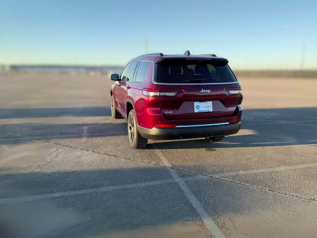 New 2025 Jeep Grand Cherokee L Limited w/ Luxury Tech Group II image 9