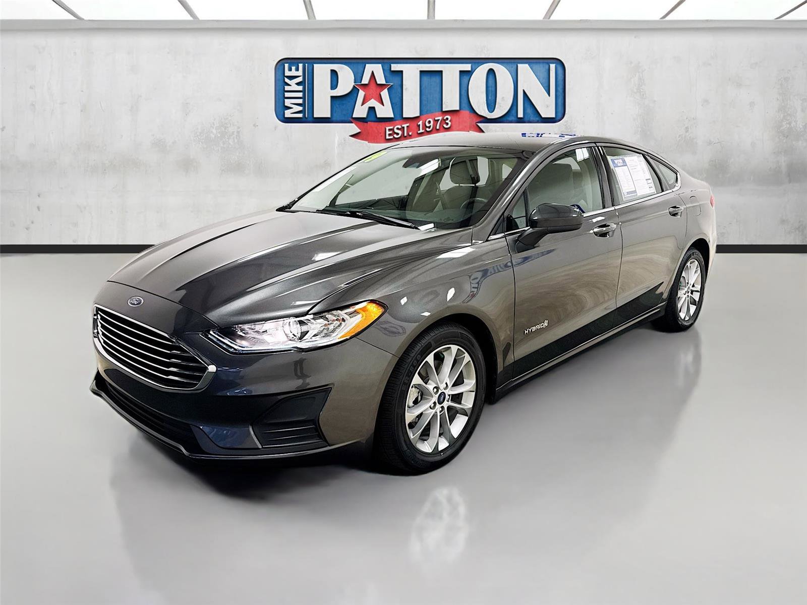 Used 2019 Ford Fusion SE image 3