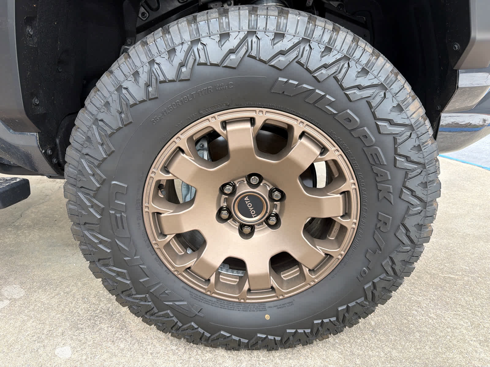 Used 2025 Toyota 4Runner Trailhunter AWD/4WD image 33