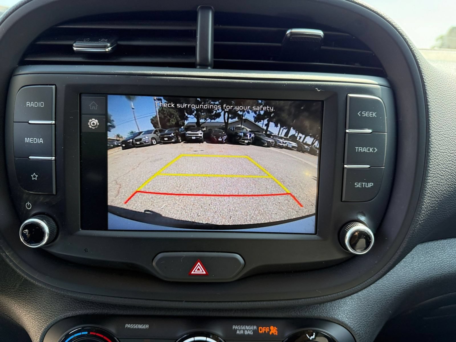 Used 2025 Kia Soul LX w/ LX Technology Package FWD image 20