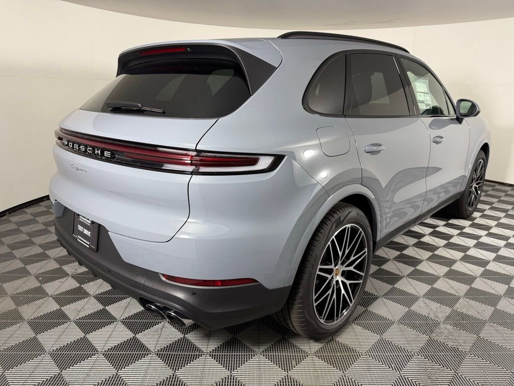 Certified 2025 Porsche Cayenne image 7