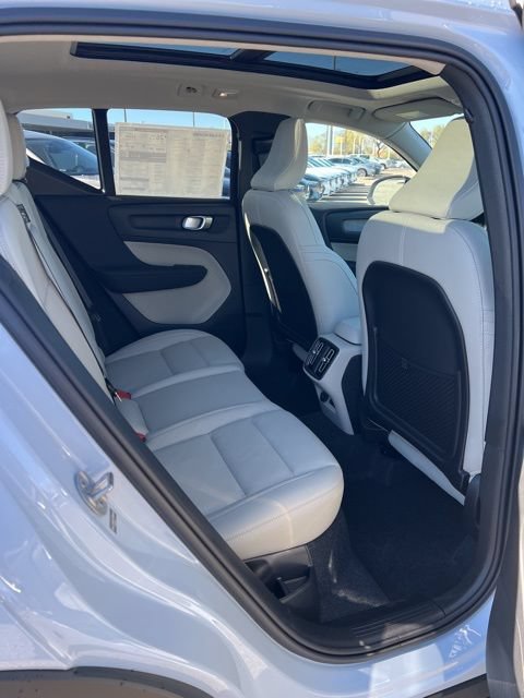 New 2026 Volvo XC40 B5 Plus w/ Protection Package Premier AWD/4WD image 30