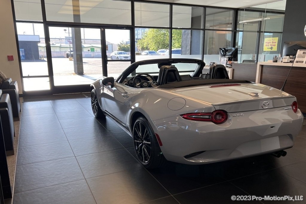 Certified 2024 MAZDA MX-5 Miata Sport w/ Weather Package RWD image 32