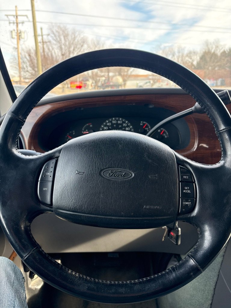 Used 2002 Ford E-150 and Econoline 150 image 17