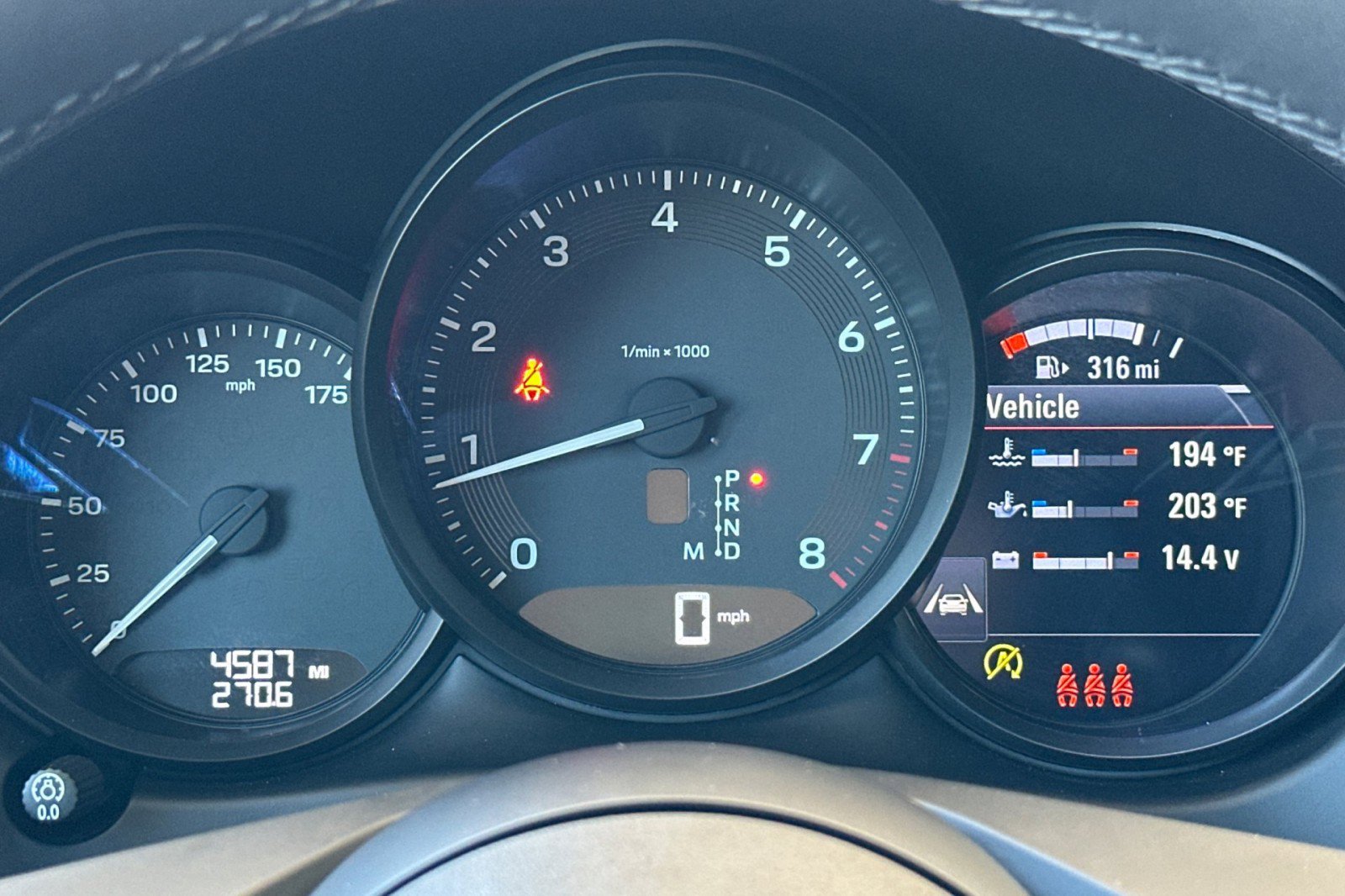 Used 2025 Porsche Macan AWD/4WD image 25