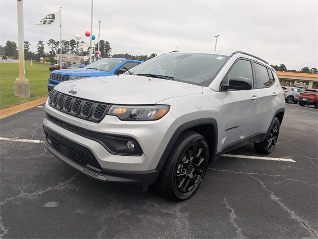 New 2025 Jeep Compass Latitude w/ Sun & Sound Group image 7