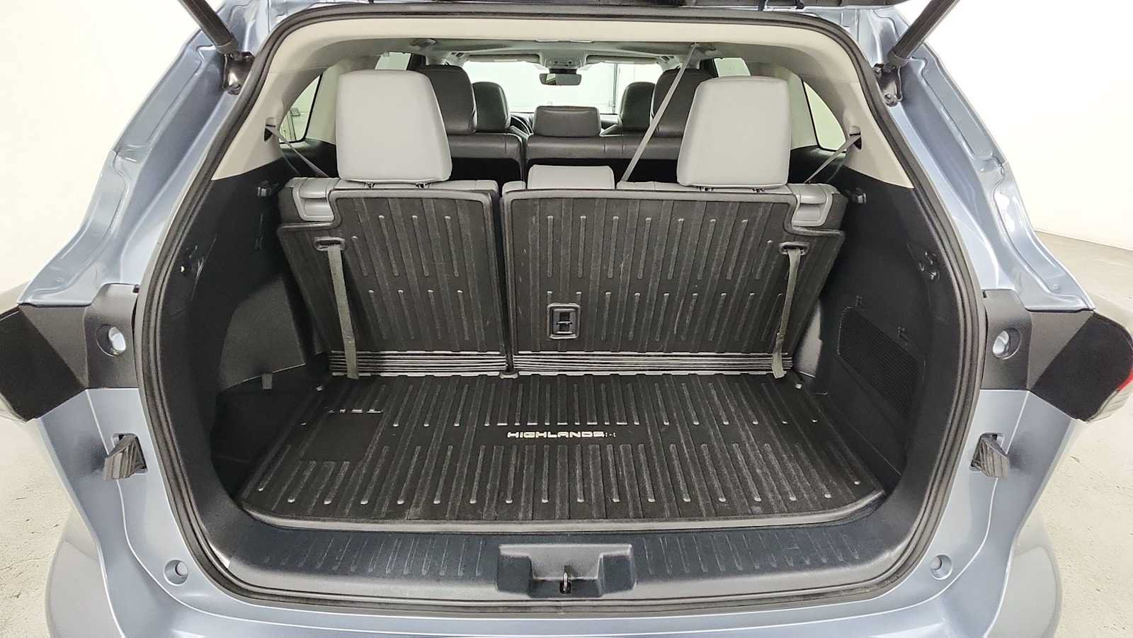 Certified 2022 Toyota Highlander XLE AWD/4WD image 29