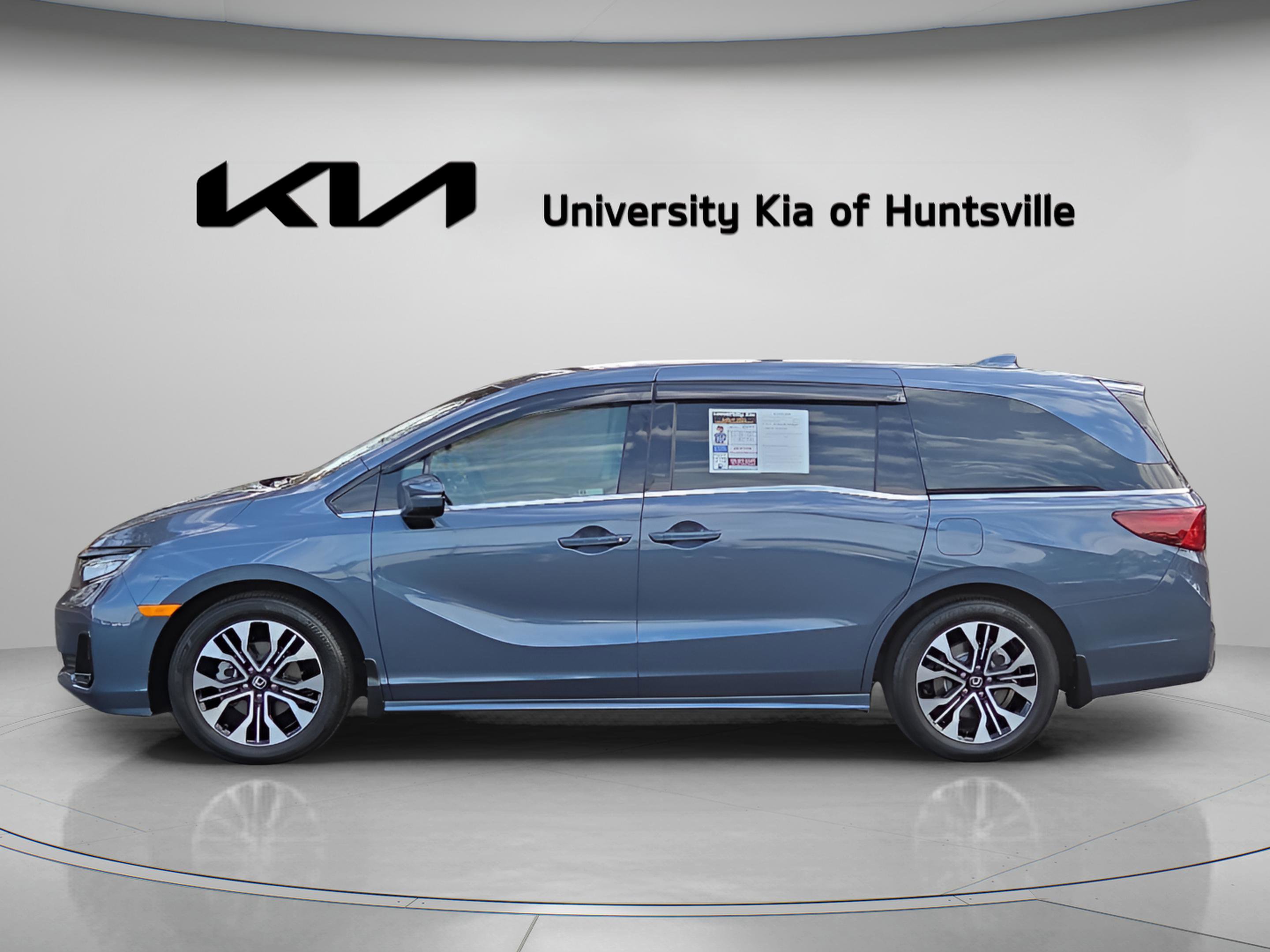 Used 2025 Honda Odyssey Elite image 6