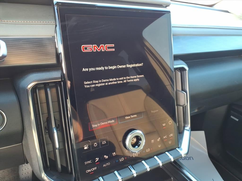 New 2026 GMC Acadia AT4 w/ Luxury Package AWD/4WD image 18