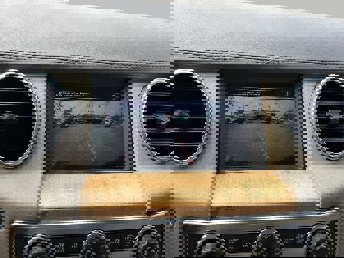 Used 2015 Land Rover LR4 HSE LUX image 25